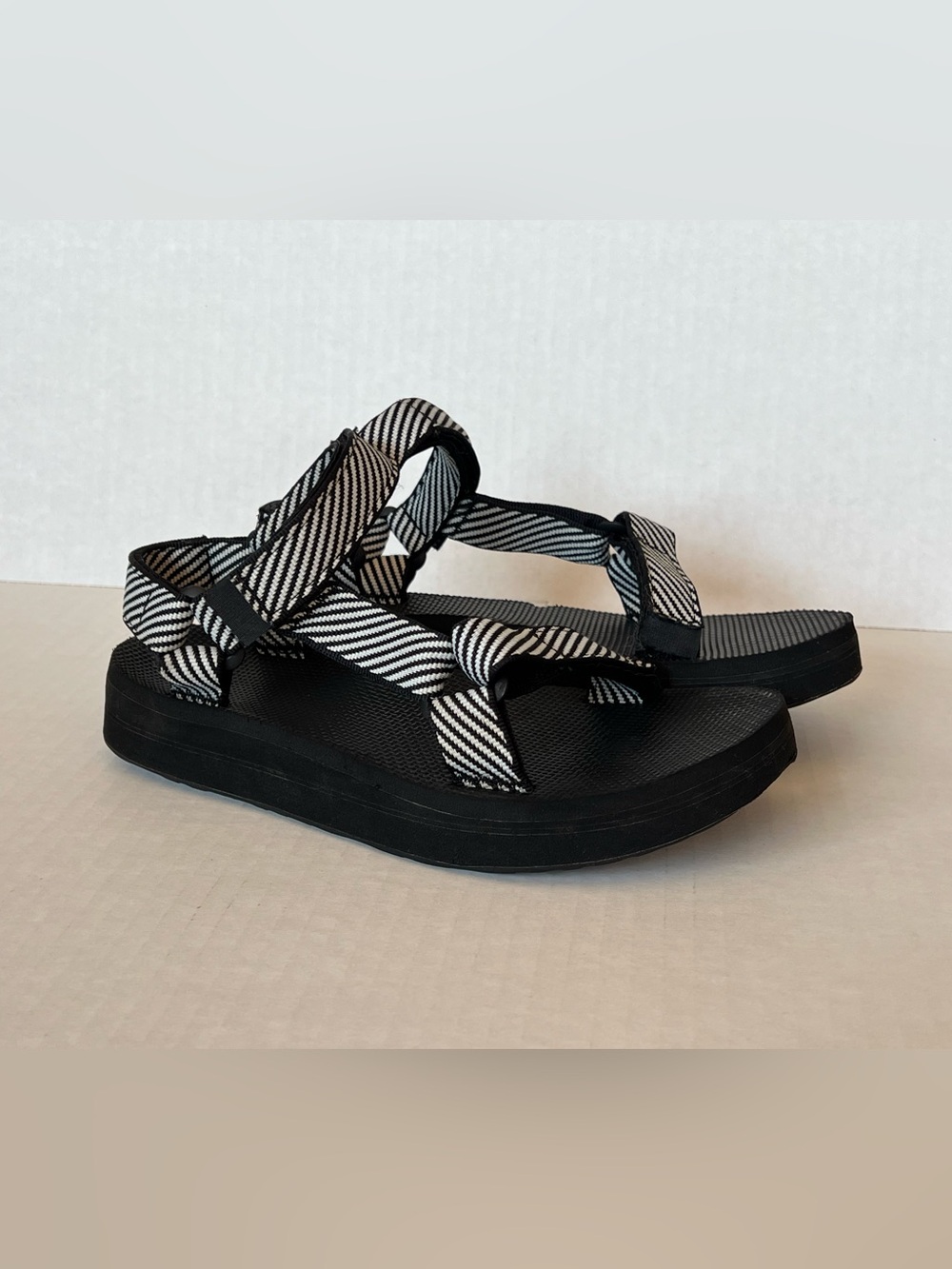 Teva Platform Black and White Striped Sport Sandals size 6